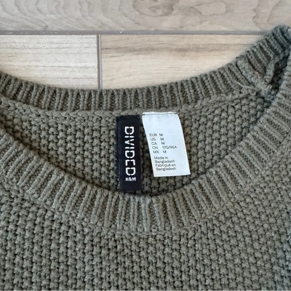 H&M Divided Pullover Olive Green Sweater Medium - Picture 6 of 7